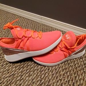 🔥 Under armour shoes 🔥